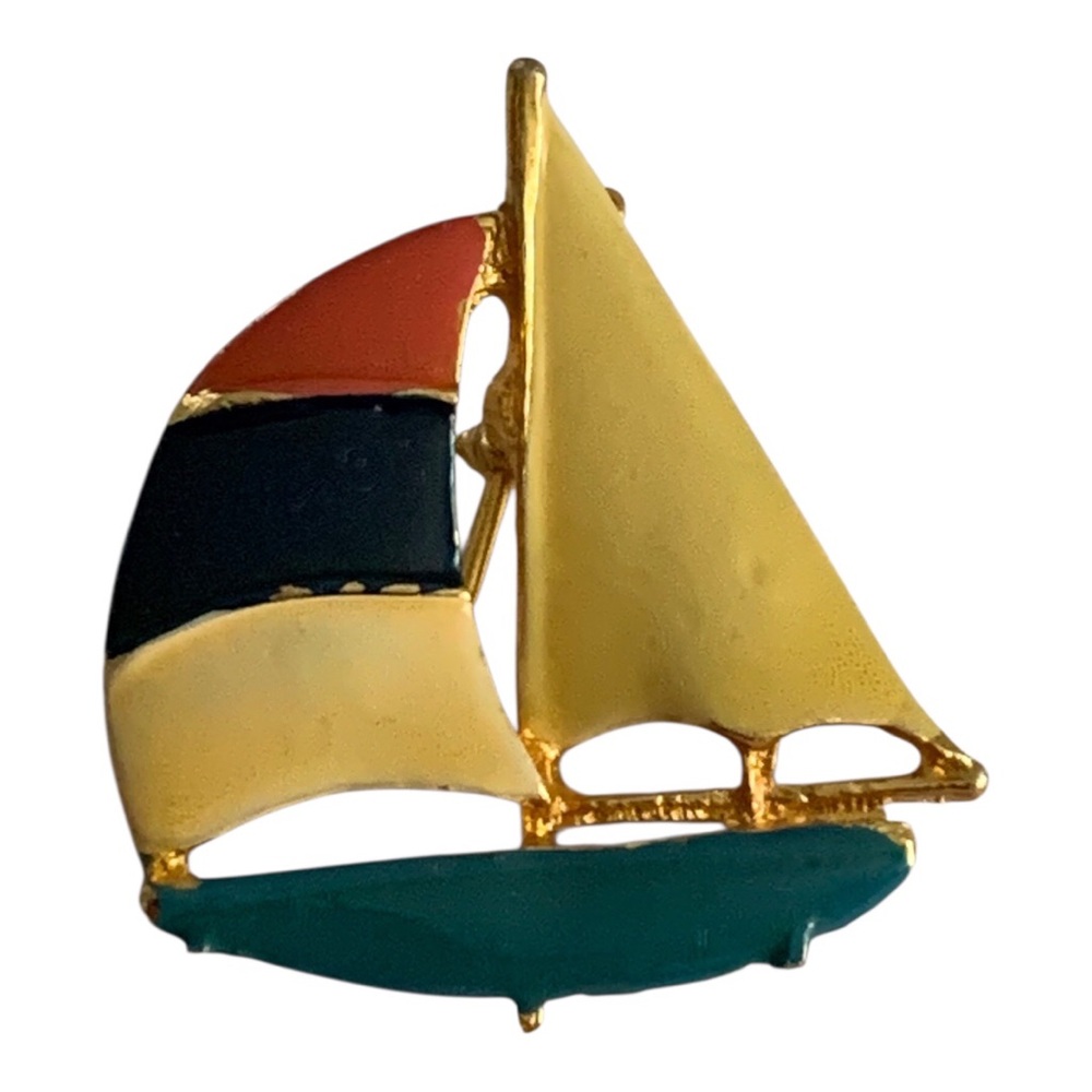 Vintage Gold Tone & Enamel Sailboat brooch